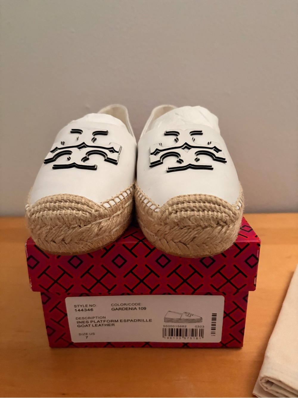 Tory Burch
INES PLATFORM ESPADRILLE - Picture 10 of 15